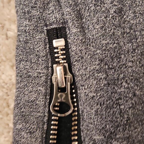 Lululemon "Om & Roam" Gray Hooded Pullover w/ Zippered Sides Size S (2-4) - Picture 5 of 9
